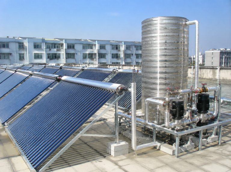 新乡经济技术开发区商用大容量真空管太阳能热水系统